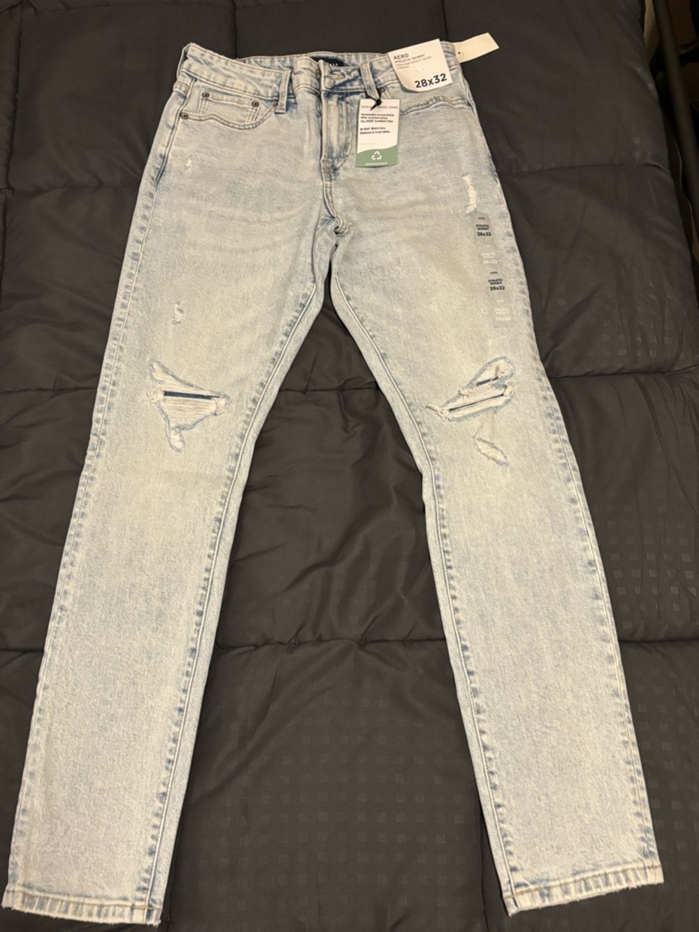 Light Wash Distressed Skinny Jeans - Size 28x32